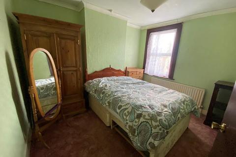 20 Pemdevon Road, Croydon, CR0 3QN