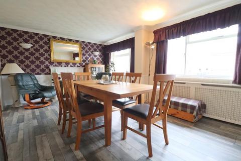 40 Hazelwood Close, Luton, LU2 8AR