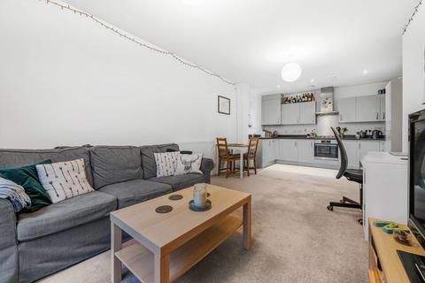 Flat 10, 3 Elvian Close, Reading, RG30 3FP