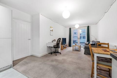 Flat 10, 3 Elvian Close, Reading, RG30 3FP