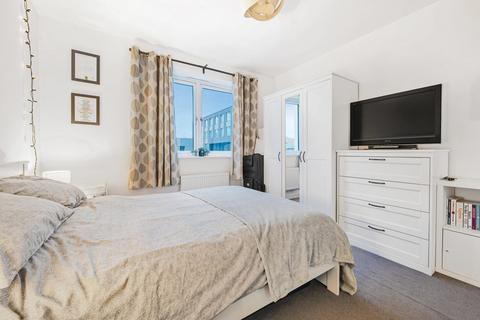 Flat 10, 3 Elvian Close, Reading, RG30 3FP