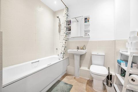 Flat 10, 3 Elvian Close, Reading, RG30 3FP