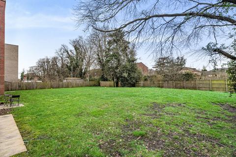 Flat 10, 3 Elvian Close, Reading, RG30 3FP