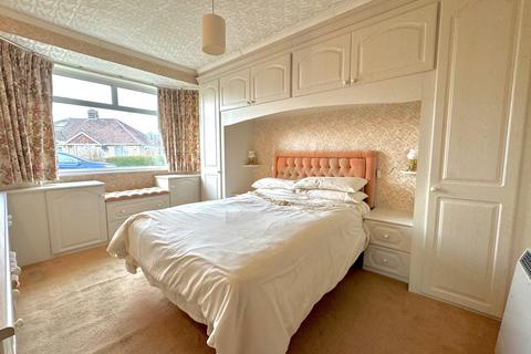2 bedroom bungalow for sale - Swindon SN1