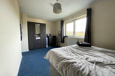 2 bedroom flat for sale - Goshawk Road, Haverfordwest, Pembrokeshire, SA61