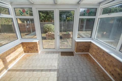 4 Bonnington Close, Rugby, CV21 4DG