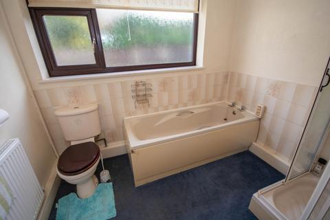 4 Bonnington Close, Rugby, CV21 4DG