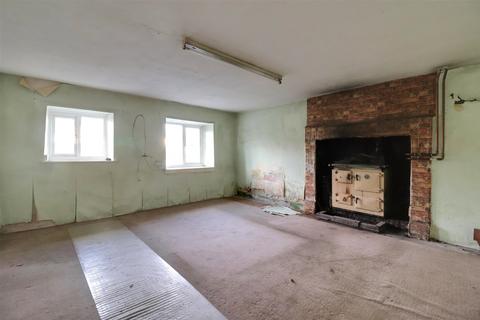3 bedroom end of terrace house for sale, East Street, Sheepwash, Beaworthy, Devon, EX21