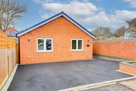2 bedroom detached bungalow for sale - Paget Drive, Burntwood, WS7