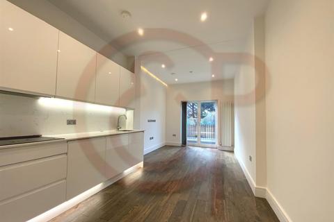 2 bedroom flat to rent, Lammas Park Road, Ealing, W5