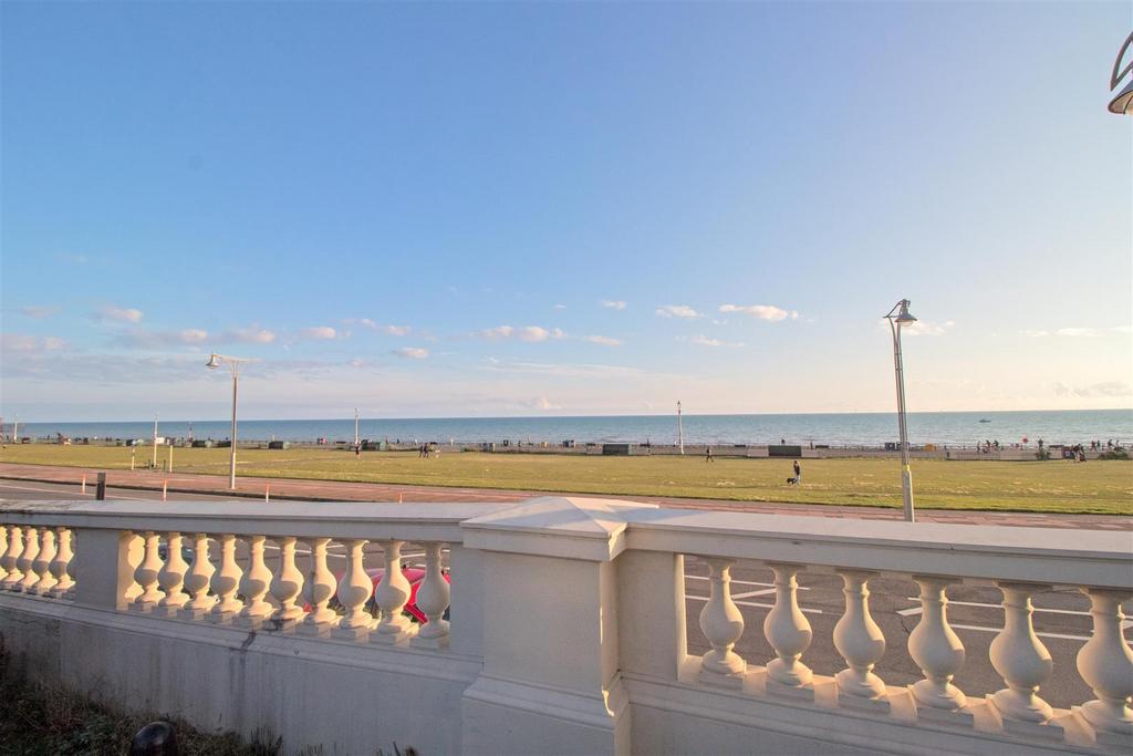 Nicholas James adelaide crescent, beach view.jpg