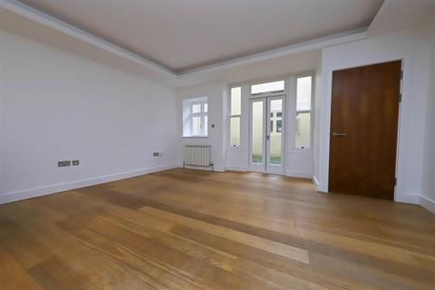 22b Adelaide Crescent, Hove, BN3 2JG