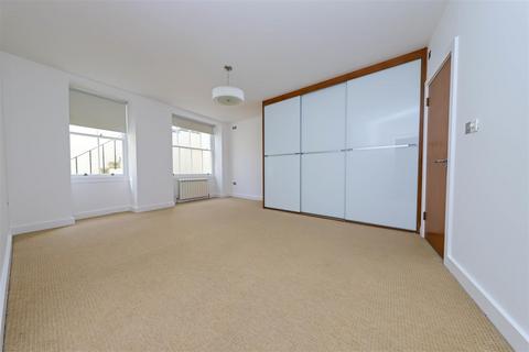 22b Adelaide Crescent, Hove, BN3 2JG