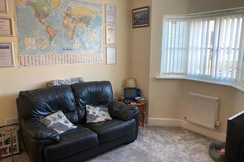 4 bedroom end of terrace house for sale, Holland Road, Weymouth