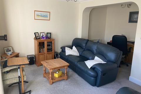 4 bedroom end of terrace house for sale, Holland Road, Weymouth