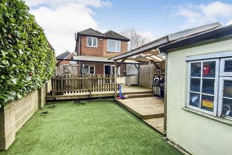 3 bedroom detached house for sale - Balston Road, Poole BH14
