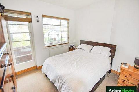 2 bedroom maisonette to rent, Ossulton Way, Hampstead Garden Suburb N2