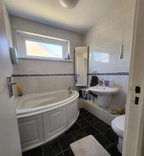 86 Bazes Shaw, New Ash Green, Longfield, DA3 8QY