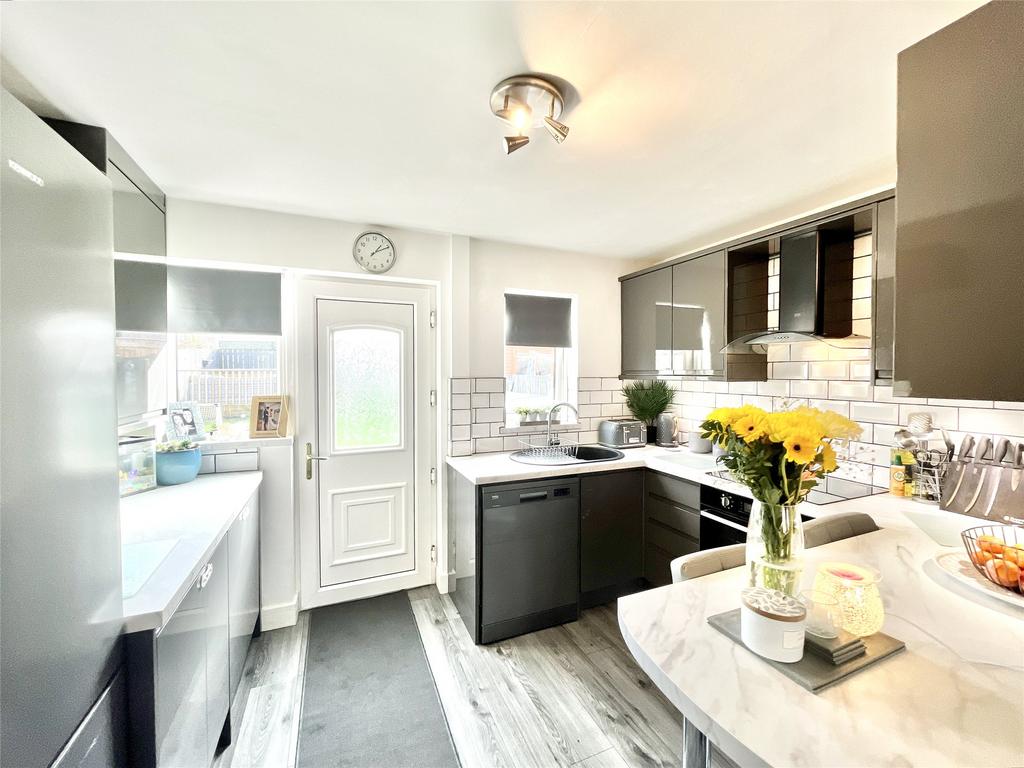 Breakfasting Kitchen
