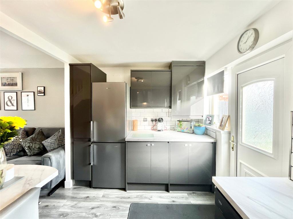 Breakfasting Kitchen