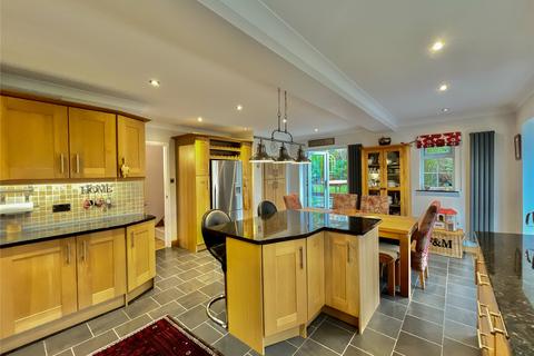 2 Alnwick Close, Whickham, Newcastle Upon Tyne, NE16 5ZD