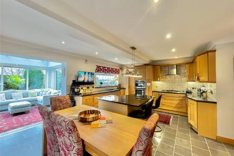 2 Alnwick Close, Whickham, Newcastle Upon Tyne, NE16 5ZD