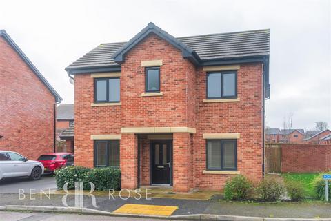 4 bedroom detached house for sale, Foxtail Close, Leyland