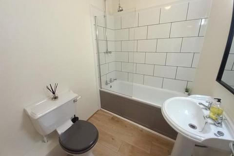 2 bedroom apartment to rent - Flat 2, 15-17 Queen Street, Ulverston