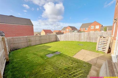 3 bedroom semi-detached house for sale, Wedgewood Way, Knottingley