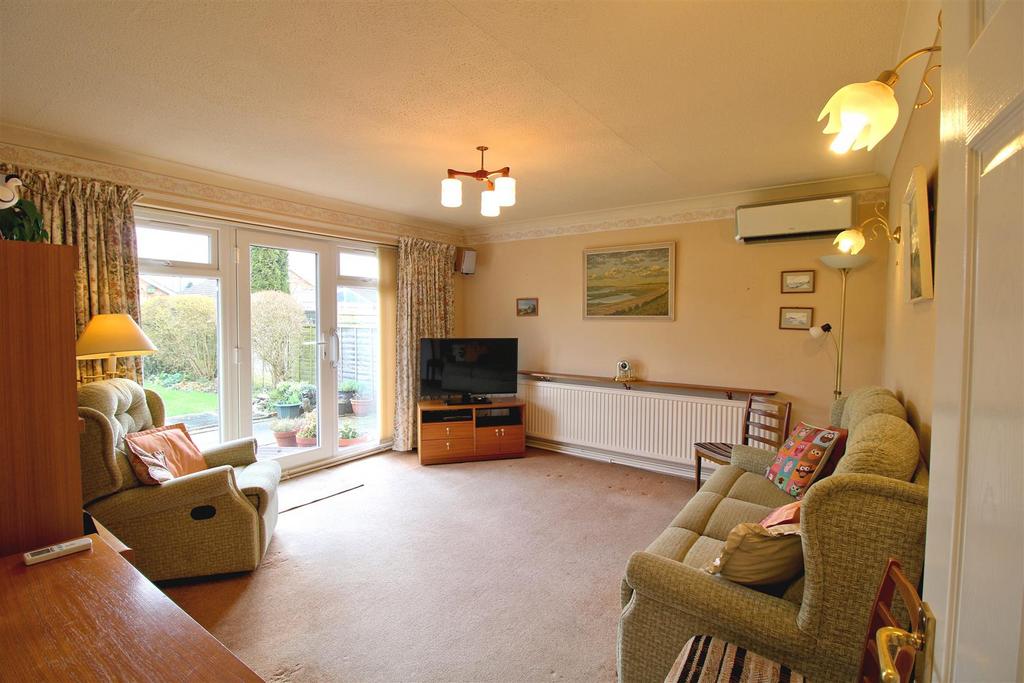Goose Green Road, 3 bed detached bungalow for sale £295,000