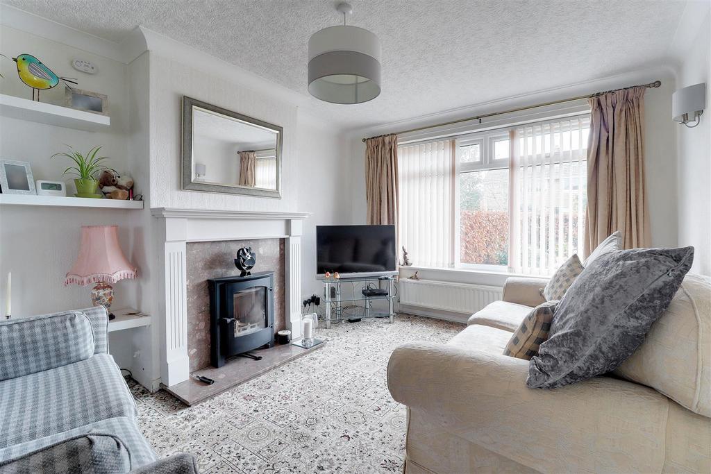 West Hall Garth, South Cave 3 bed semidetached house for sale £232,000