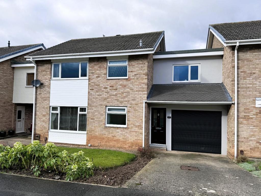 The Larun Beat, Yarm 4 bed link detached house for sale £310,000
