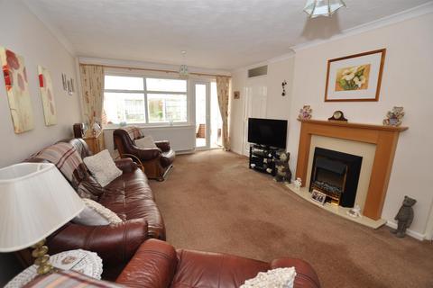 27 Henhurst Ridge, Burton-on-trent, DE13 9TH