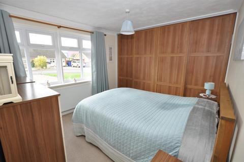 27 Henhurst Ridge, Burton-on-trent, DE13 9TH