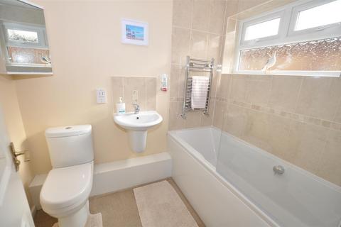 27 Henhurst Ridge, Burton-on-trent, DE13 9TH