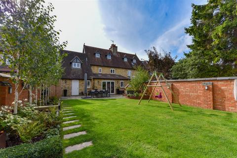 4 bedroom cottage for sale, Pickering Cottage, Watering Lane, Collingtree, Northampton