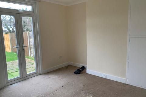 3 bedroom terraced house to rent - St. James's Avenue, Gravesend, DA11 0EY