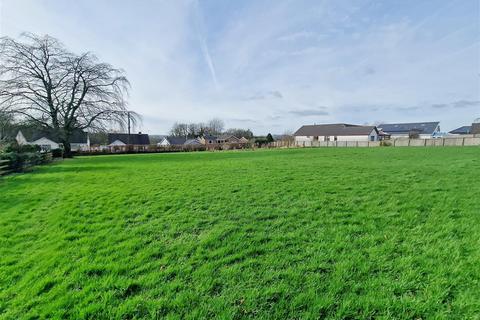 8 bedroom property with land for sale, Bolahaul Road, Cwmffrwd,