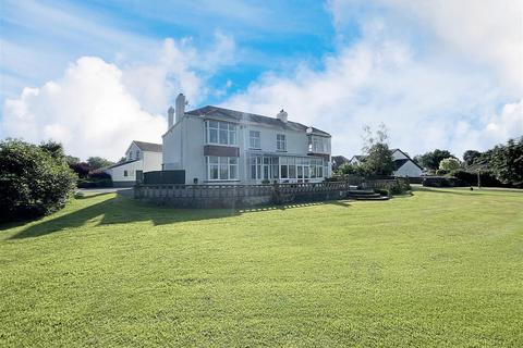 8 bedroom property with land for sale, Bolahaul Road, Cwmffrwd,