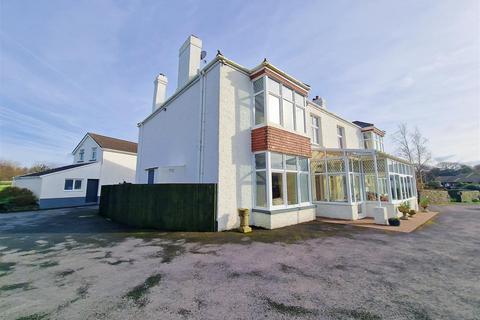 8 bedroom property with land for sale, Bolahaul Road, Cwmffrwd,