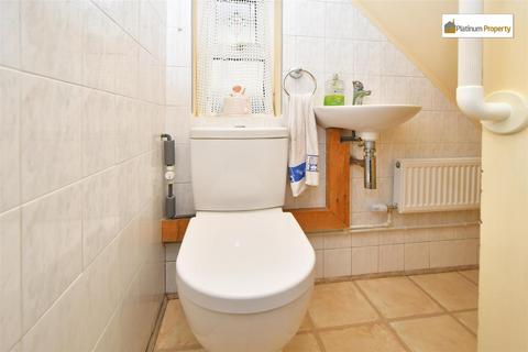 5 Adamthwaite Drive, Blythe Bridge, Stoke-on-trent, ST11 9HL