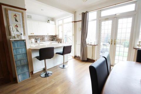 15 Sunmead Close, Fetcham, Leatherhead, KT22 9AP