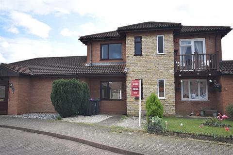 3 Elmgarth, Sleaford, NG34 7FJ