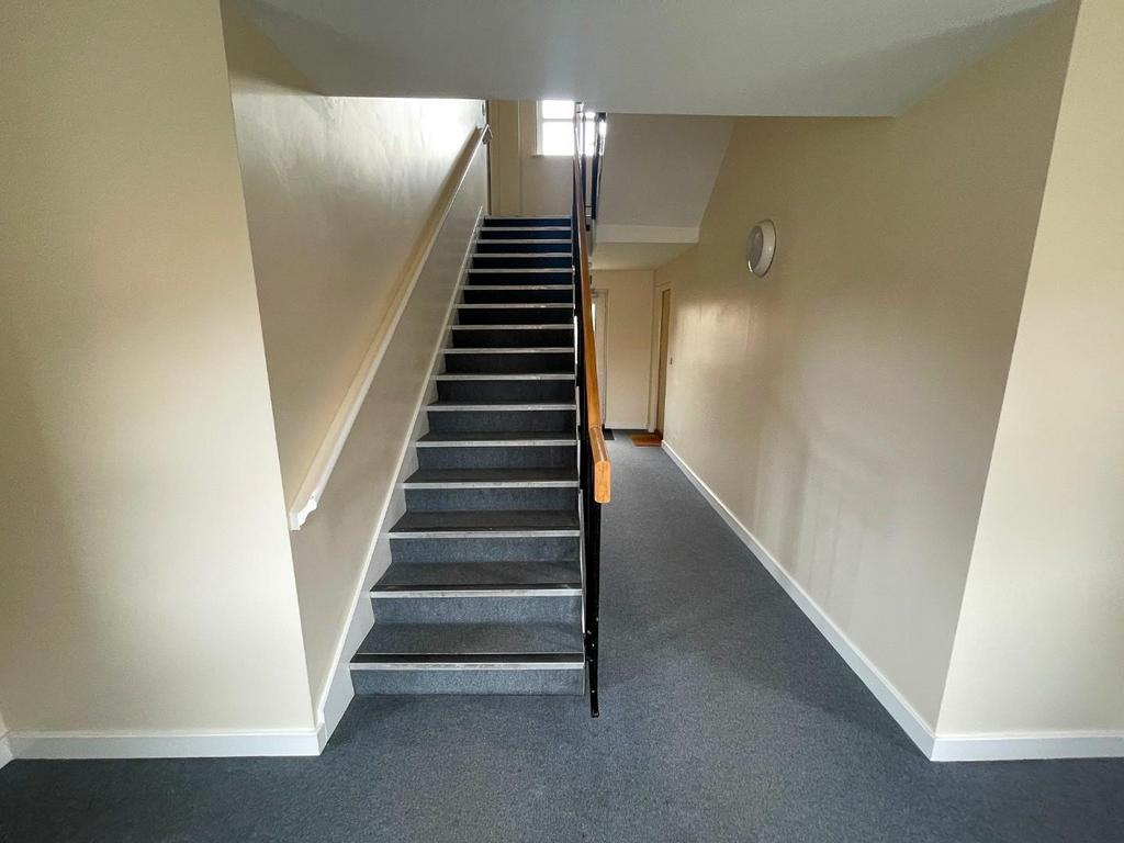 Stairway to apartment.jpg