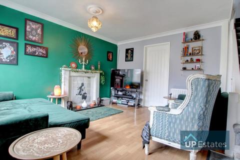3 Carver Close, Coventry, CV2 5NJ