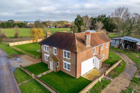 5 bedroom house to rent - Pennitcotts Farm, Pagham