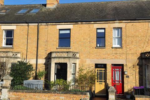 4 bedroom townhouse for sale, Kings Road, Stamford