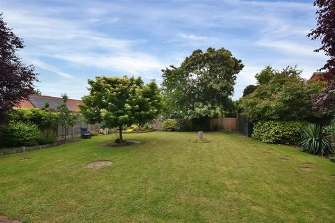 4 bedroom detached house for sale, Main Street, North Muskham, Newark