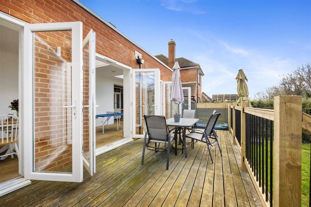 Rear Decked Area