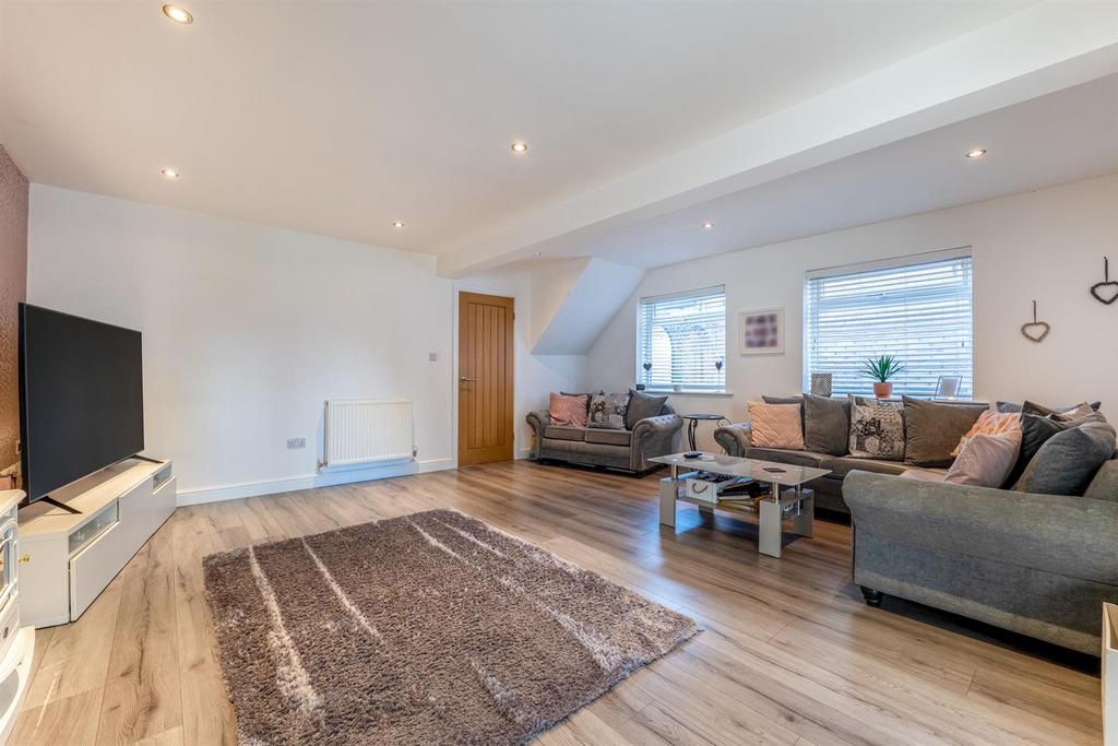Sherbourne Avenue, Nuneaton 5 bed semidetached house for sale £295,000